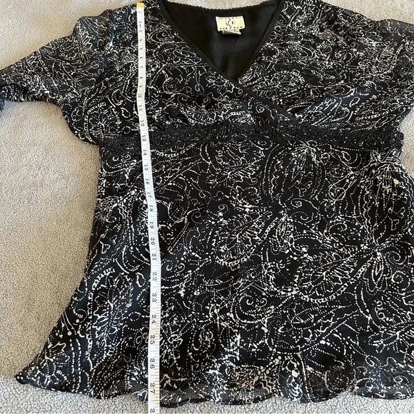 Vintage 100% Silk 90s Sheer Black and White Lace Blouse Top with Bell Sleeves - Picture 9 of 10